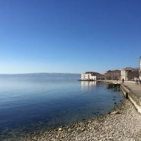 Apartment Studio Few Steps From The Beach Kastela